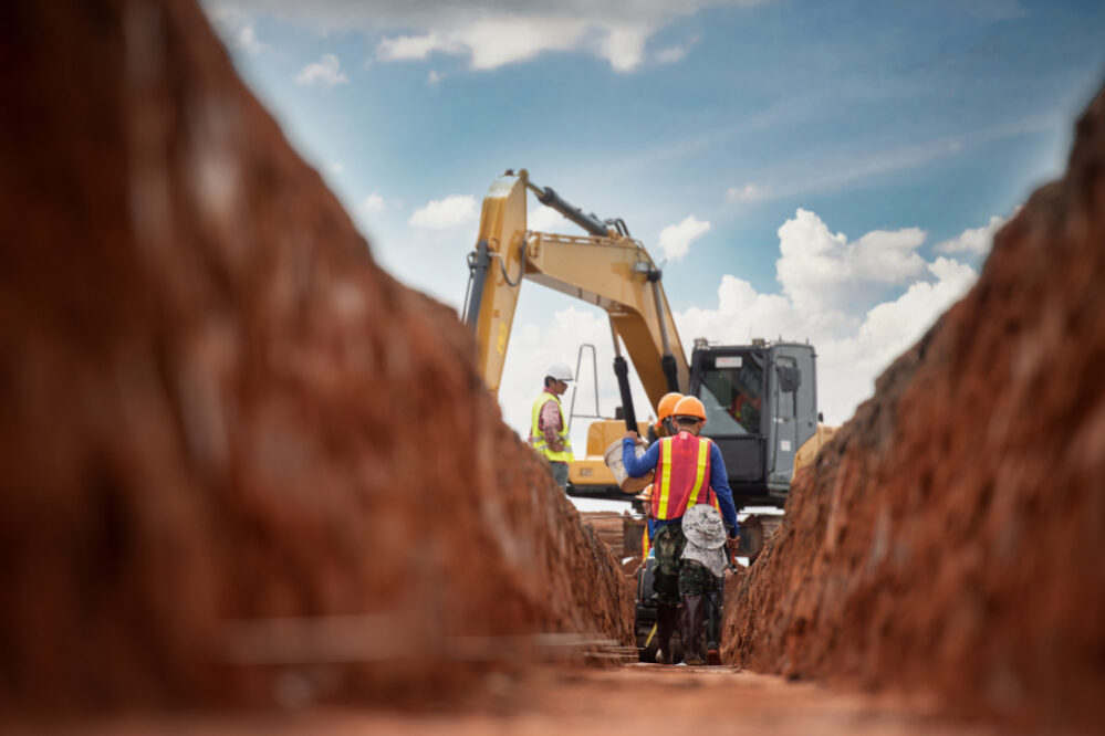 KNOW WHAT’S BELOW: SPREAD AWARENESS OF SAFE DIGGING AND THE NEED TO CALL 811 KNOW WHAT’S BELOW: SPREAD AWARENESS OF SAFE DIGGING AND THE NEED TO CALL 811